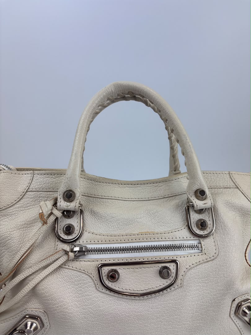 Metallic Edge City S Ivory Chevre SHW
