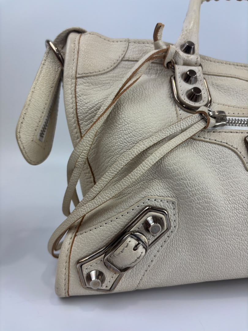 Metallic Edge City S Ivory Chevre SHW