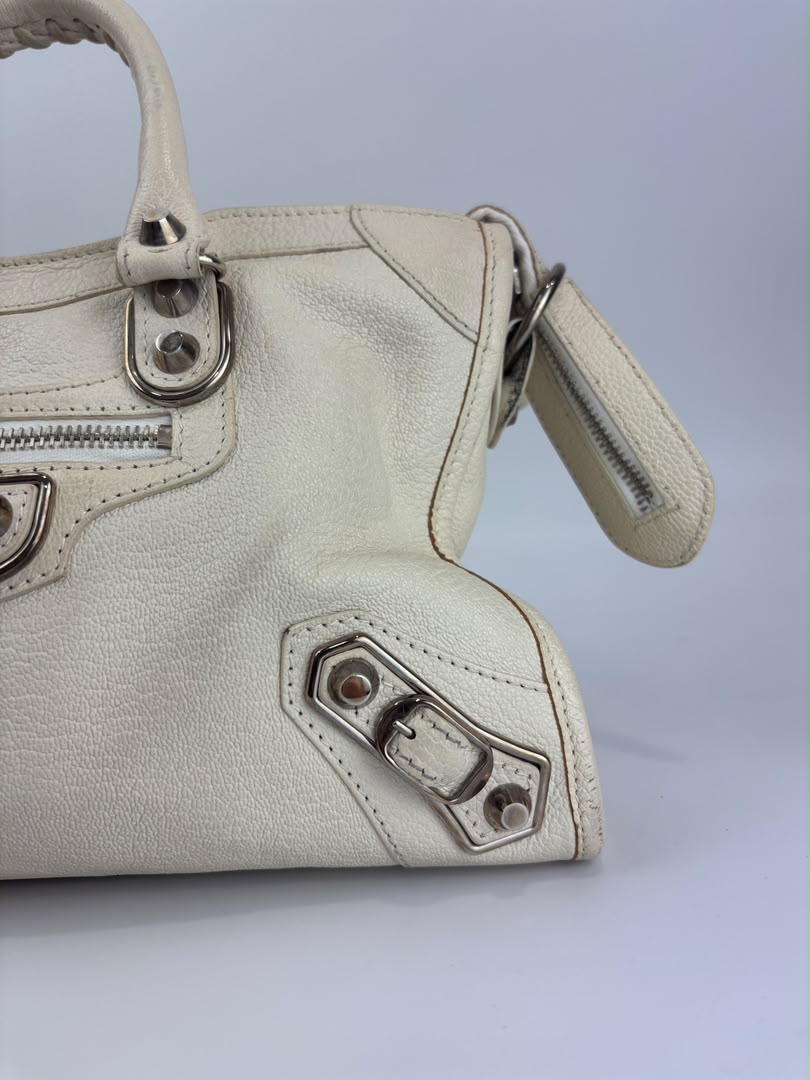Metallic Edge City S Ivory Chevre SHW