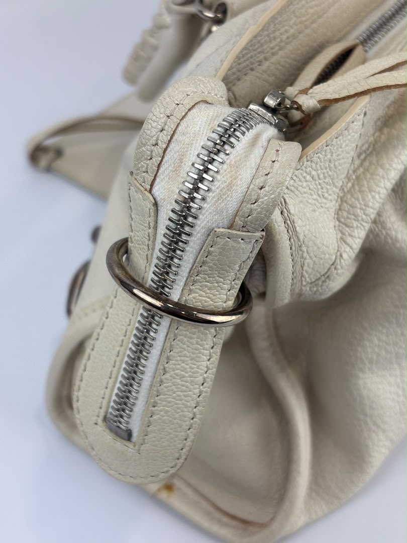 Metallic Edge City S Ivory Chevre SHW