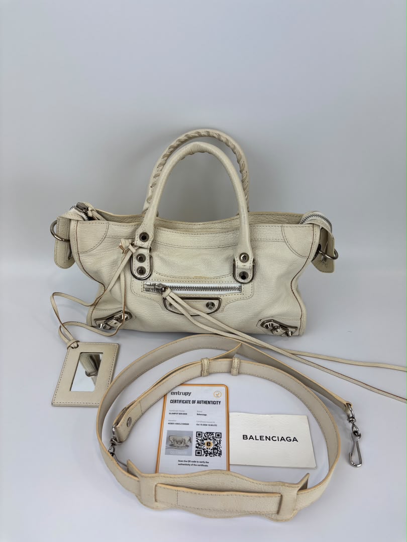 Metallic Edge City S Ivory Chevre SHW