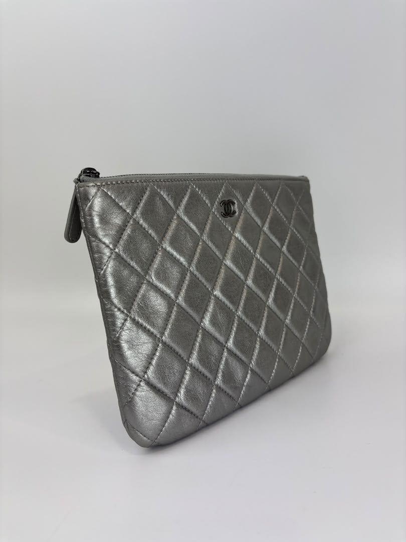 Small O Case Iridescent Silver Lambskin RHW