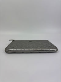 Small O Case Iridescent Silver Lambskin RHW