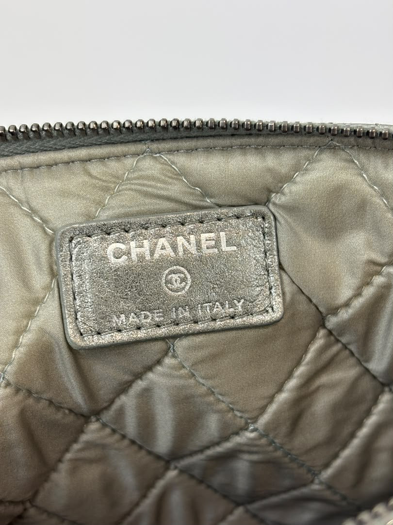Small O Case Iridescent Silver Lambskin RHW