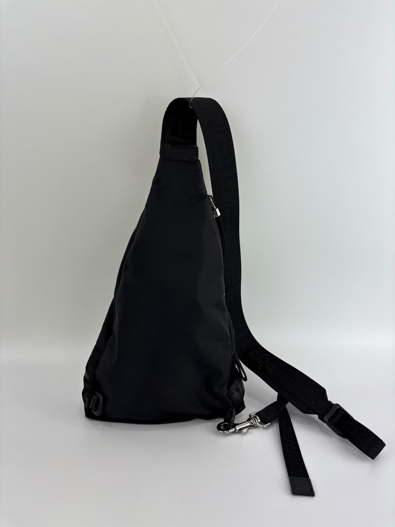 La Greca Nylon Sling Backpack / One Shoulder Crossbody Bag