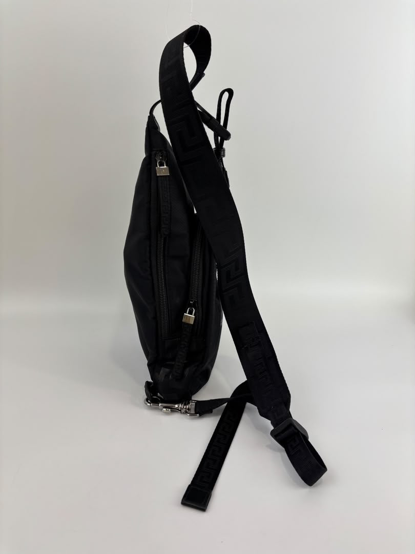 La Greca Nylon Sling Backpack / One Shoulder Crossbody Bag