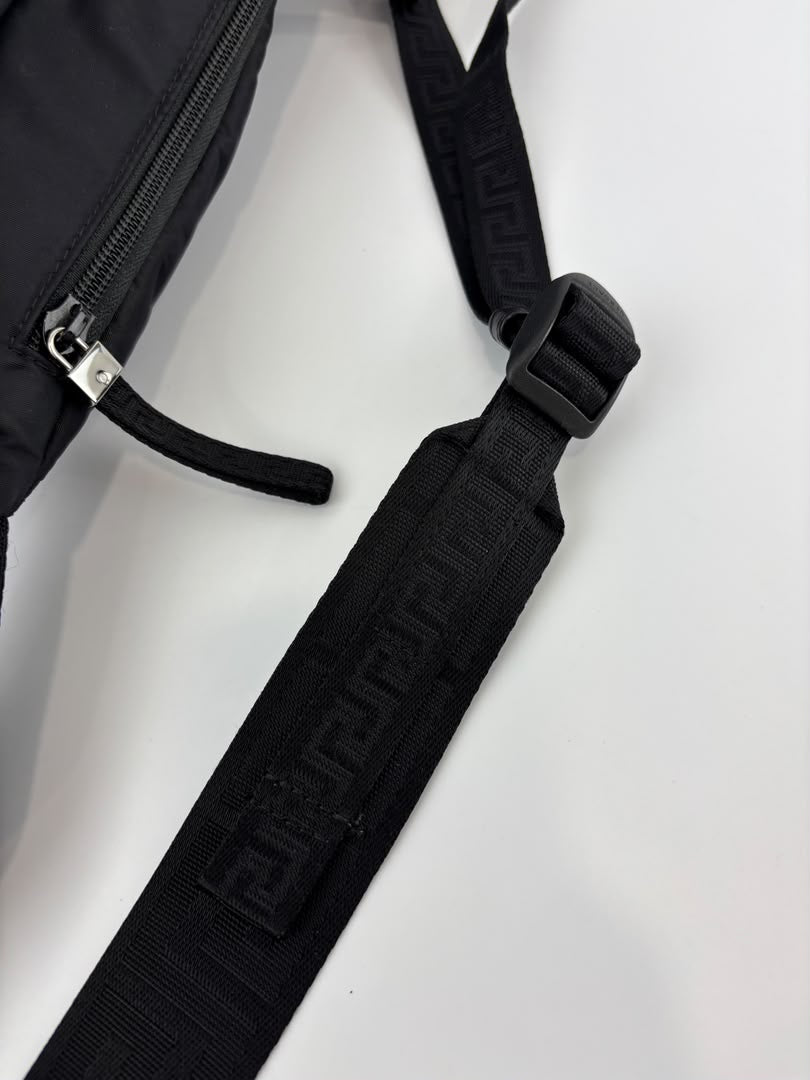 La Greca Nylon Sling Backpack / One Shoulder Crossbody Bag
