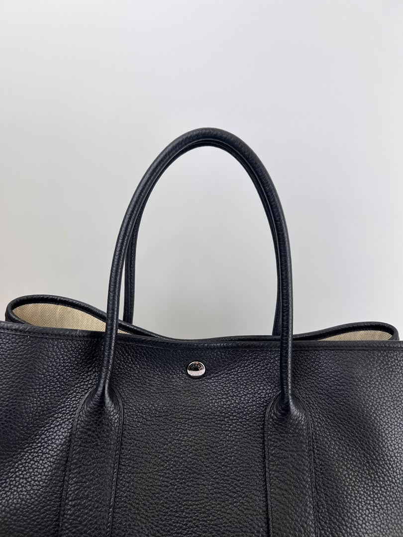 Garden Party 36 Black Negonda Leather
