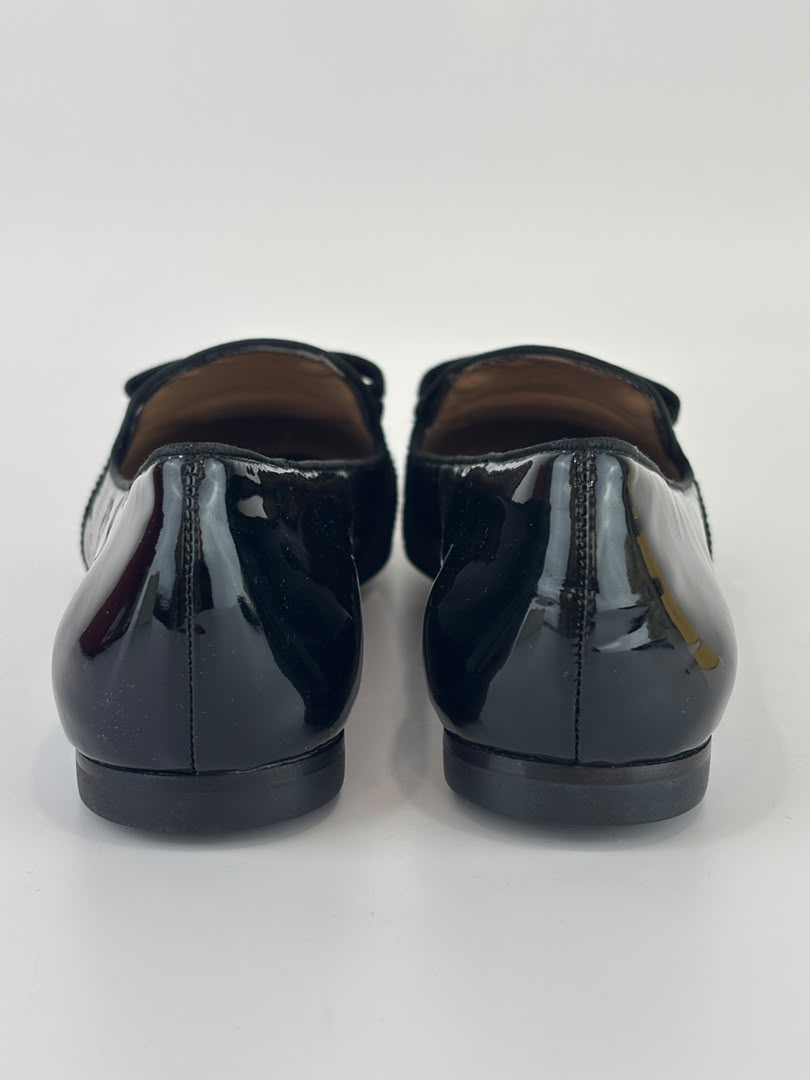 Vara Mocassins in Black Patent Size 6 / 35.5