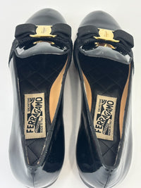 Vara Mocassins in Black Patent Size 6 / 35.5