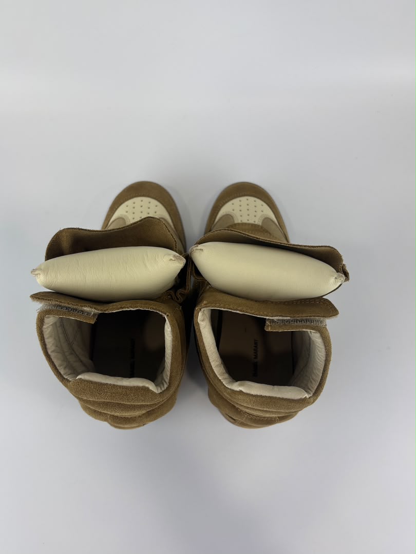 Bekett Suede Wedge Sneaker in Beige Size 35