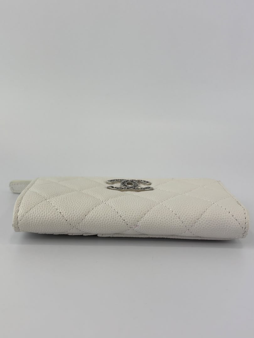 Quilted Caviar Zip Card Holder White