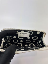 Quilted Caviar Zip Card Holder White