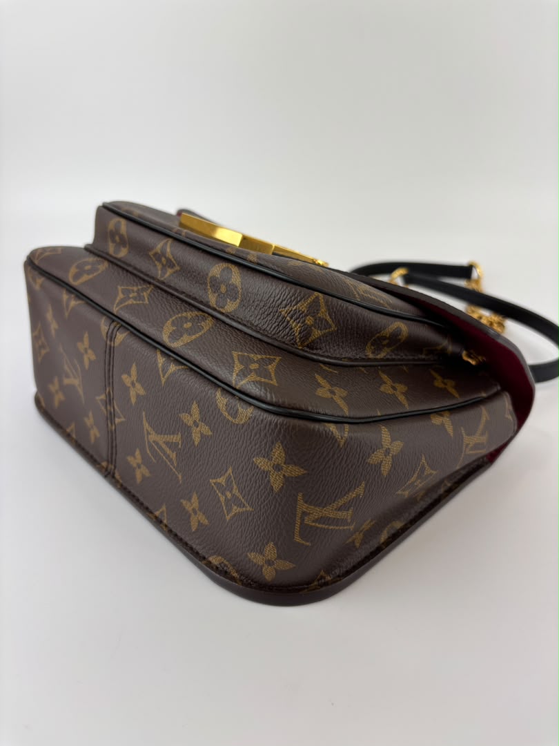 M45592 Monogram Canvas Passy Chain Bag