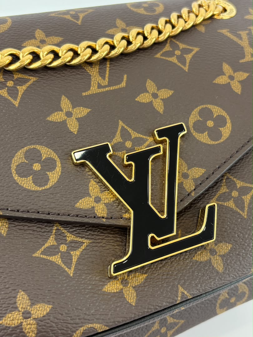M45592 Monogram Canvas Passy Chain Bag