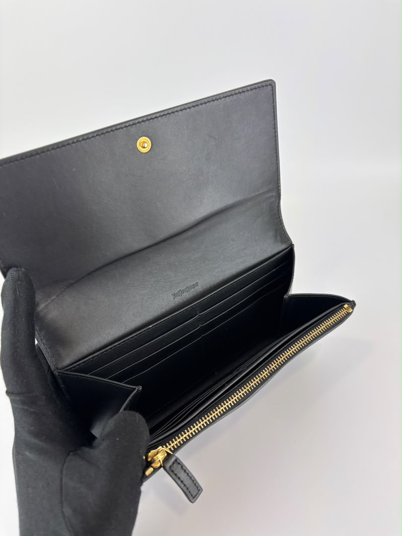 Belle de Jour Patent Leather Long Wallet Black