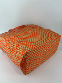 1BG552 Re-Nylon Saffiano Triangolo Symbole Shopping Tote Orange