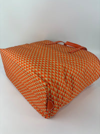 1BG552 Re-Nylon Saffiano Triangolo Symbole Shopping Tote Orange