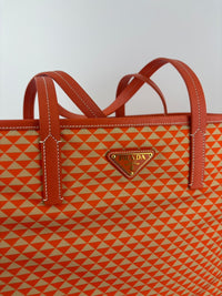 1BG552 Re-Nylon Saffiano Triangolo Symbole Shopping Tote Orange