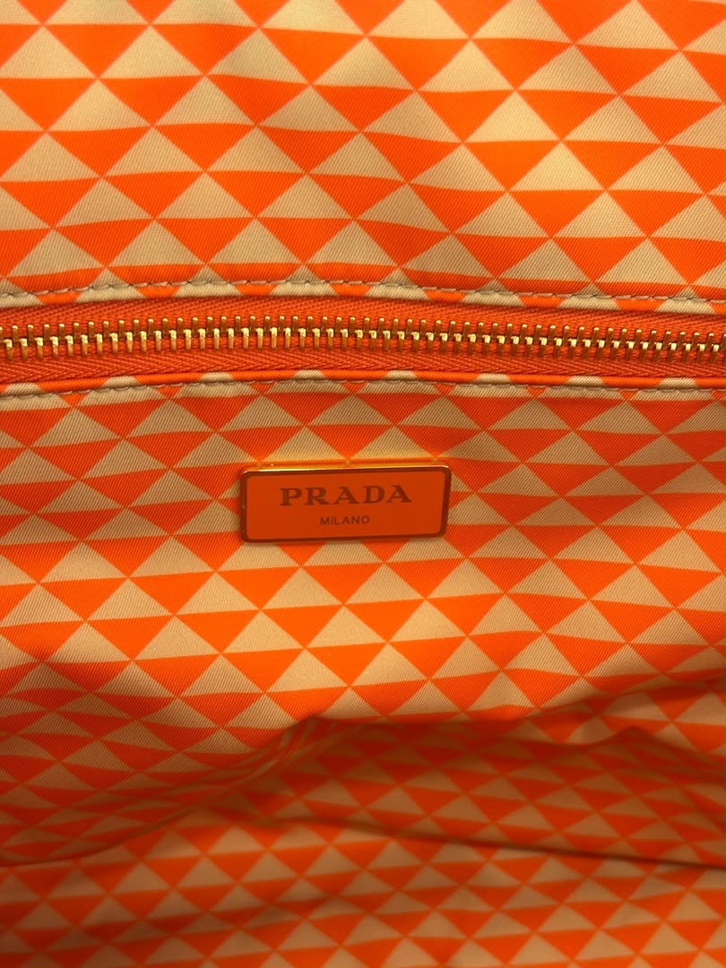 1BG552 Re-Nylon Saffiano Triangolo Symbole Shopping Tote Orange