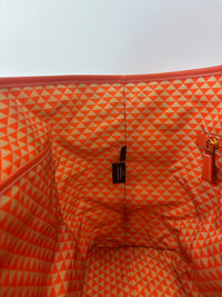 1BG552 Re-Nylon Saffiano Triangolo Symbole Shopping Tote Orange