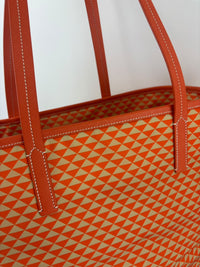 1BG552 Re-Nylon Saffiano Triangolo Symbole Shopping Tote Orange