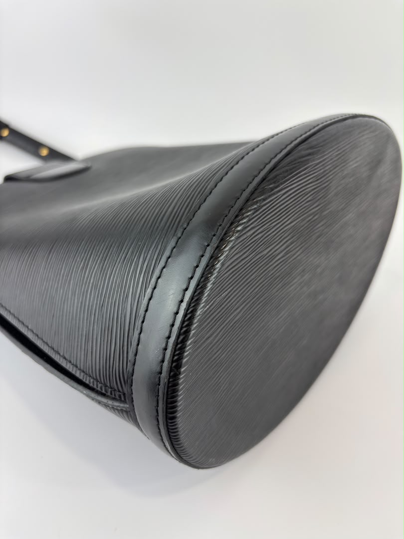 Vintage Cluny Bucket Bag Black Epi Leather