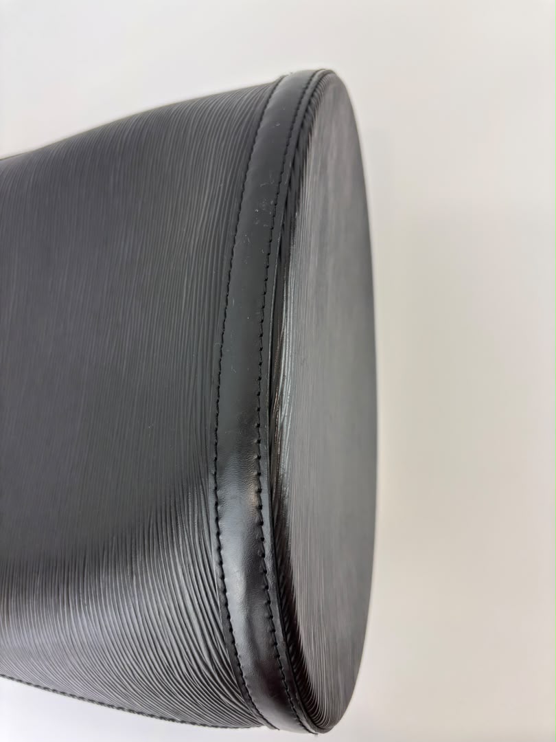 Vintage Cluny Bucket Bag Black Epi Leather