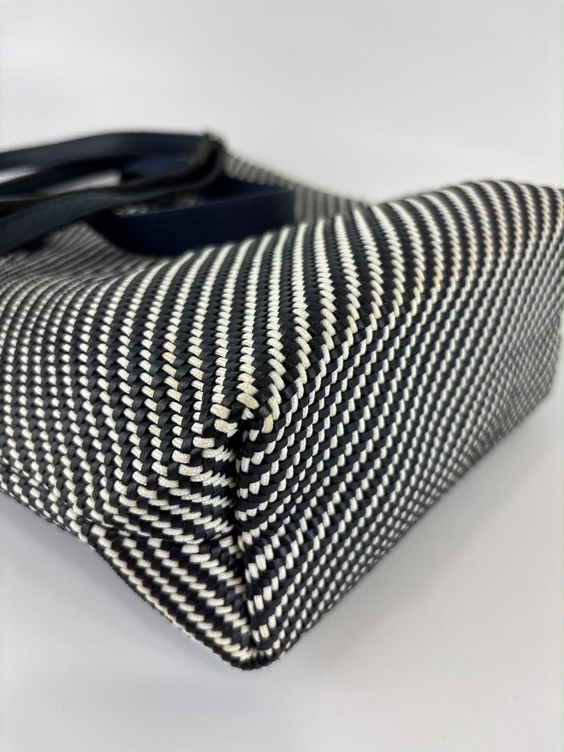 Vintage Ahmedabad Diago PM Tote Black / White / Navy