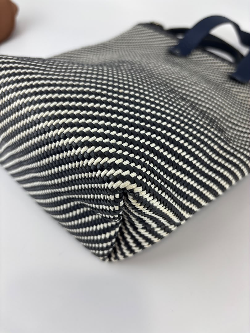 Vintage Ahmedabad Diago PM Tote Black / White / Navy