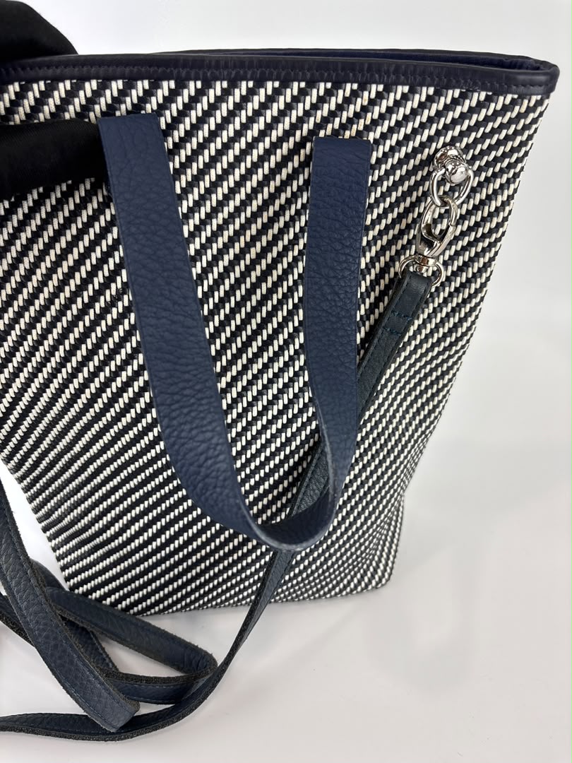 Vintage Ahmedabad Diago PM Tote Black / White / Navy