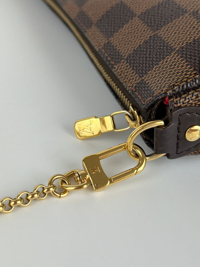 Eva Shoulder Bag in Damier Ebene