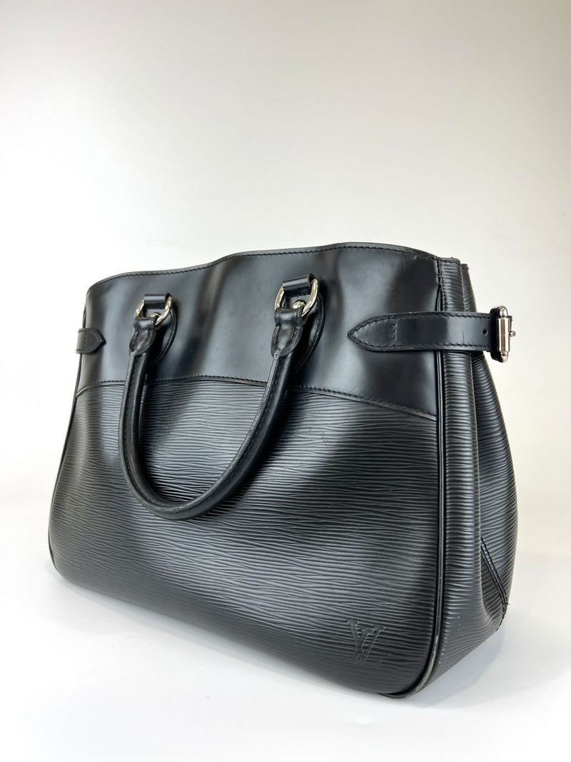 M59262 Black Epi Leather Passy PM Bag