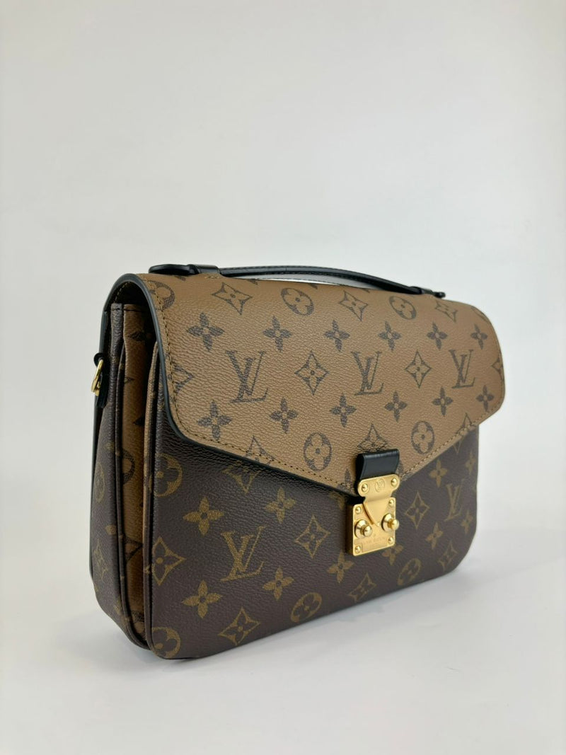 M44876 Monogram Reverse Pochette Metis (RFID)