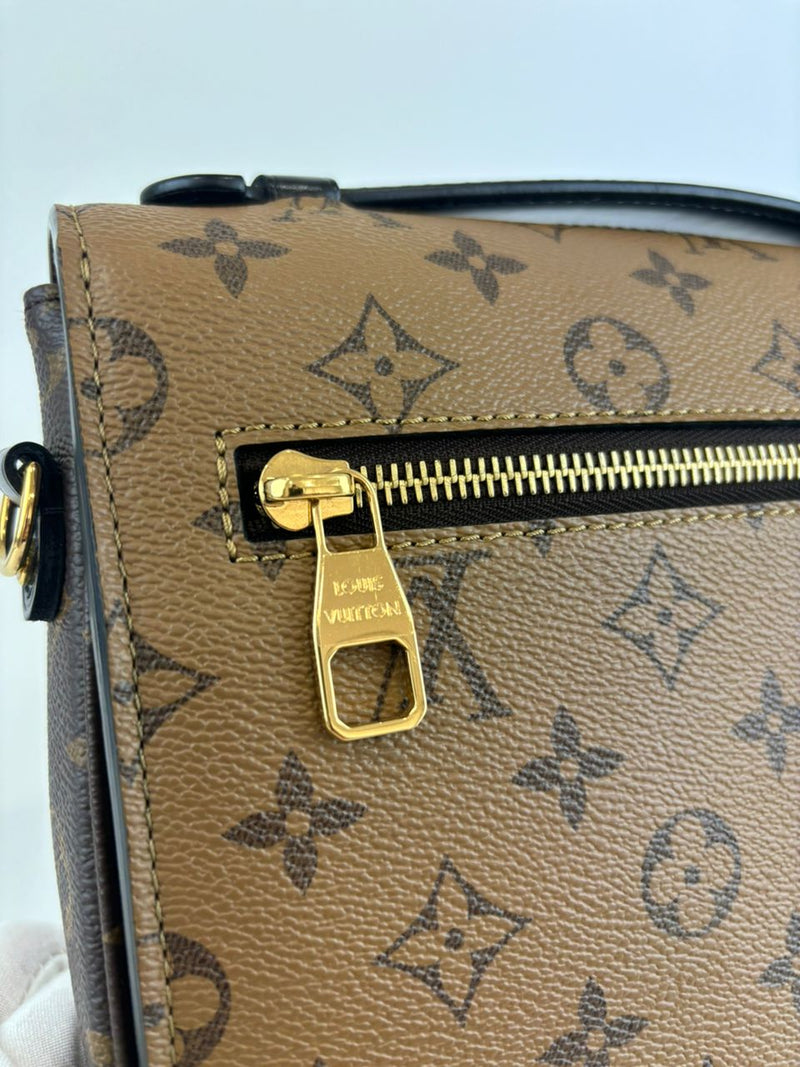 M44876 Monogram Reverse Pochette Metis (RFID)