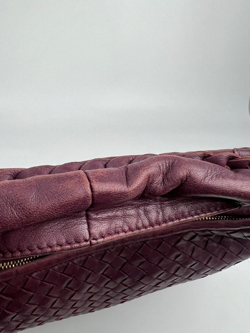 Intrecciato Medium Hobo in Aubergine