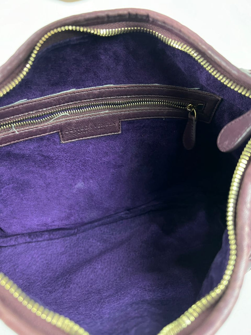 Intrecciato Medium Hobo in Aubergine