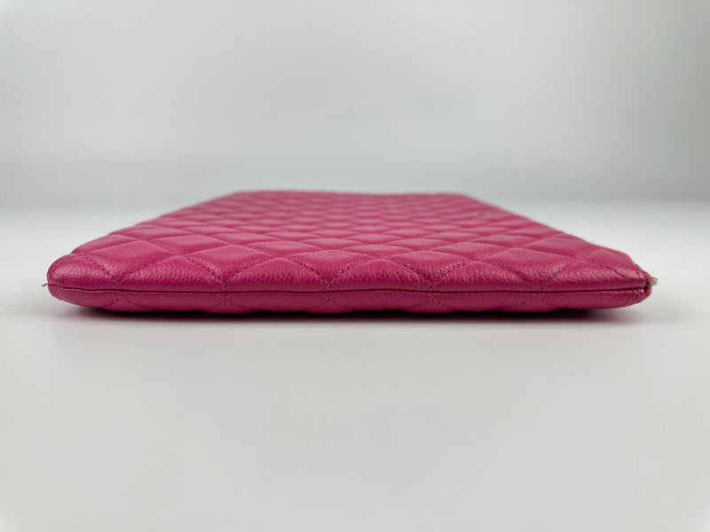 Large O-Case in Hot Pink Quilted Caviar