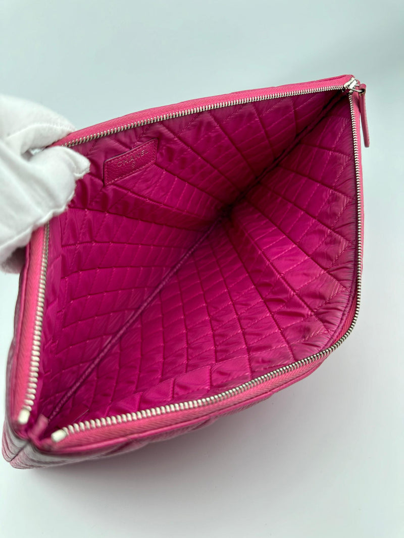 Large O-Case in Hot Pink Quilted Caviar