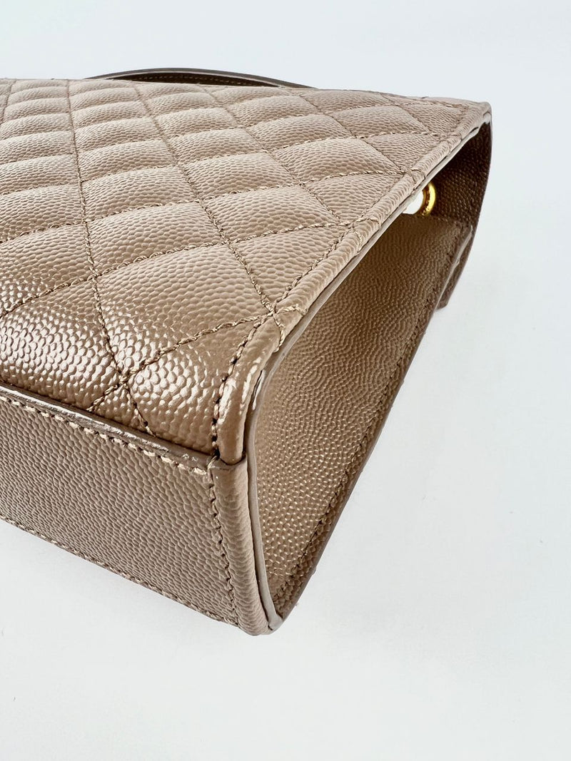 Envelope Medium Flap Bag in Quilted Grain de Poudre Embossed Leather