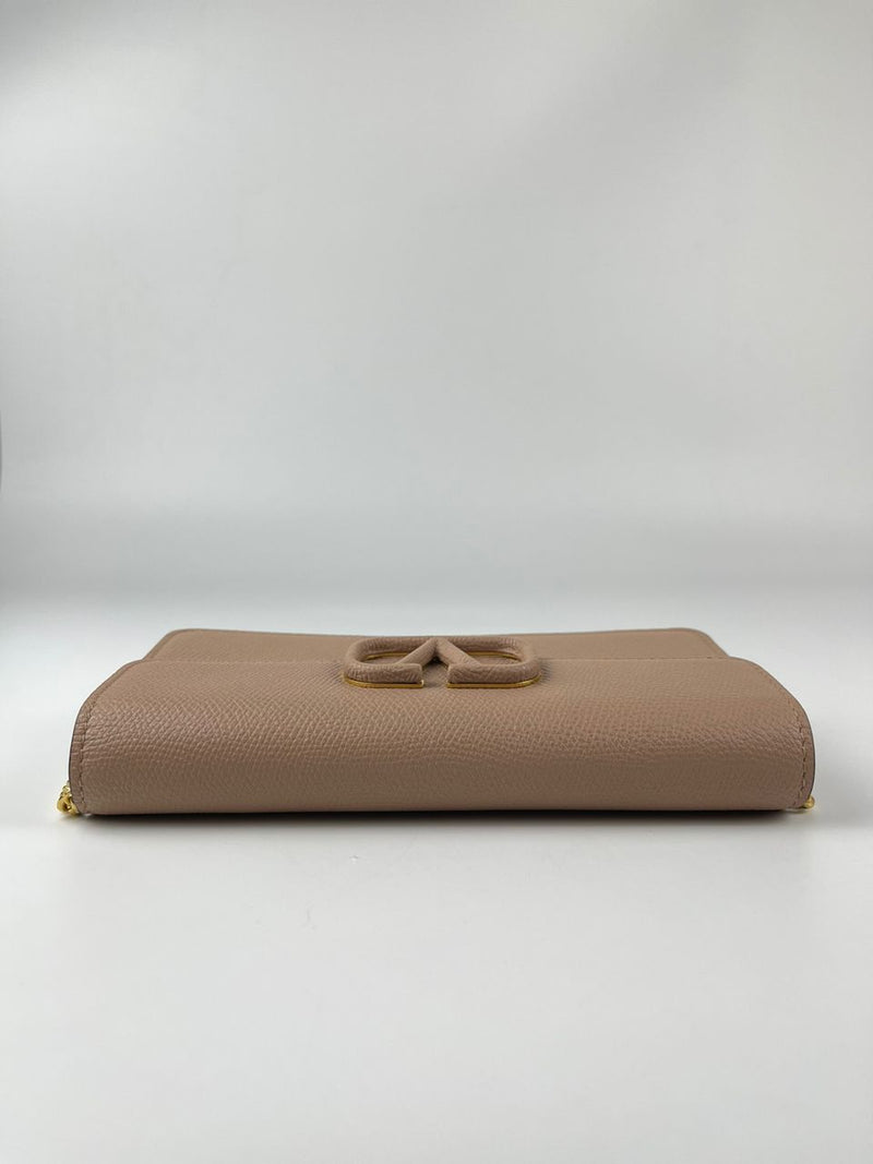 VLogo Signature Grainy Calfskin Wallet On Chain in Pink