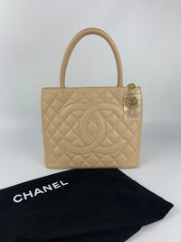 Medallion Tote in Beige Caviar GHW