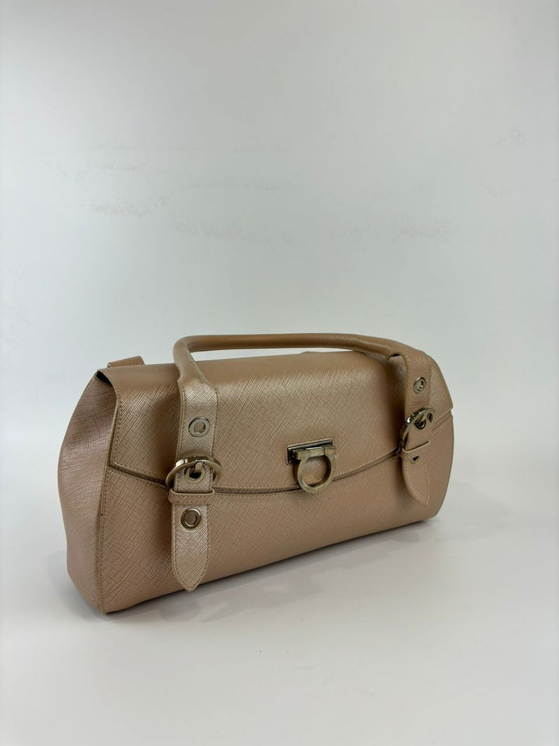 Gancini Shoulder Bag in Pink Saffiano