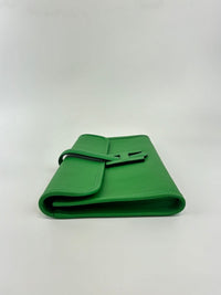 Jige Clutch in Green