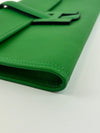 Jige Clutch in Green