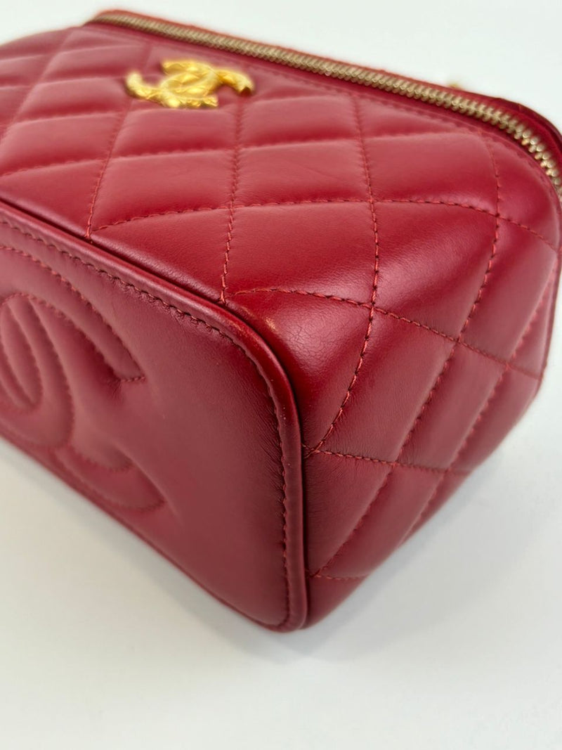 AP3044 Quilted Small Pillow Crush Vanity Case With Chain Red Lambskin GHW