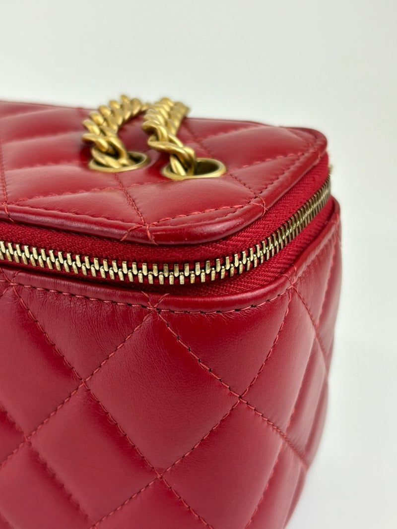 AP3044 Quilted Small Pillow Crush Vanity Case With Chain Red Lambskin GHW