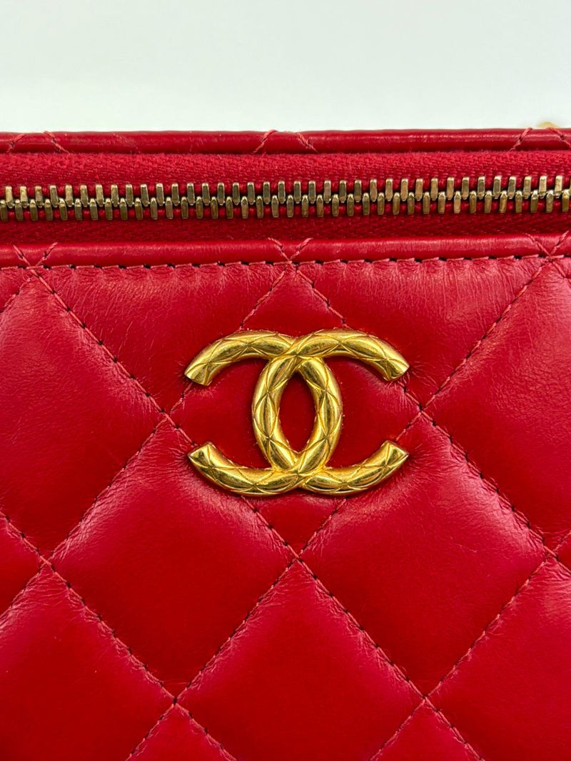 AP3044 Quilted Small Pillow Crush Vanity Case With Chain Red Lambskin GHW