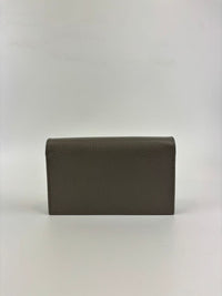 Interlocking GG Wallet on Chain Grey Pebbled Leather