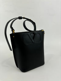 Vlogo Bucket Bag Black Leather